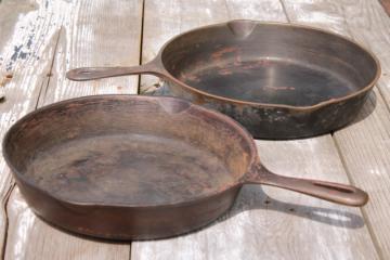 catalog photo of vintage cast iron cookware, large frying pan skillets or chicken fryers