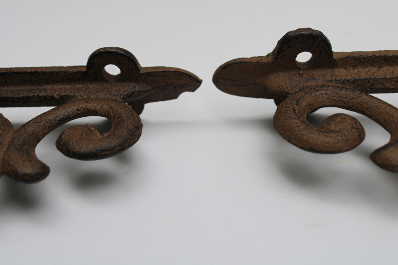 photo of vintage cast iron corbels, ornate filigree shelf brackets antique reproduction hardware  #2