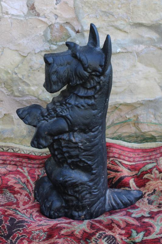 photo of vintage cast iron doorstop large Scotty dog, begging Scottie door stop #1