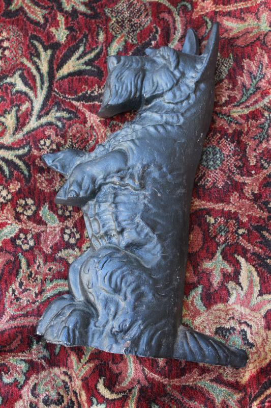 photo of vintage cast iron doorstop large Scotty dog, begging Scottie door stop #2