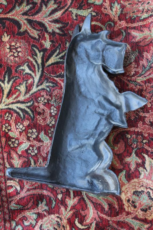 photo of vintage cast iron doorstop large Scotty dog, begging Scottie door stop #3