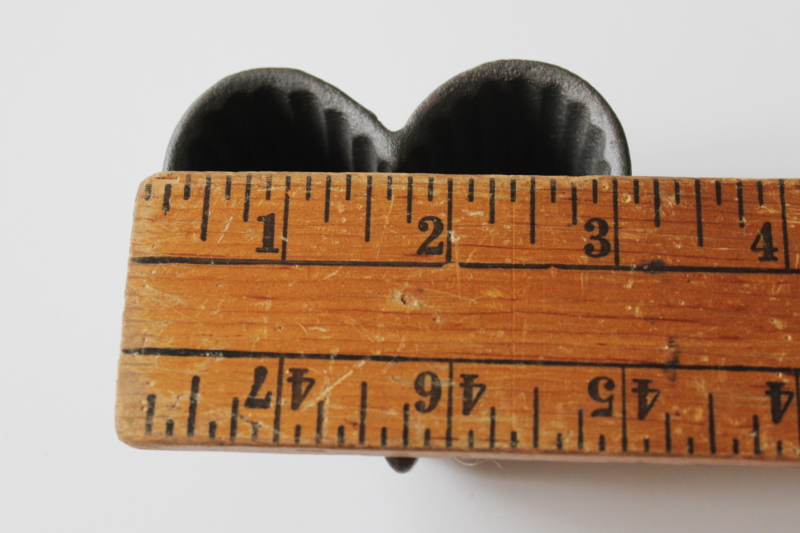 photo of vintage cast iron heart dish shape, patty shell mold for rosette iron  #4