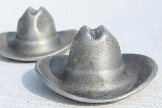 photo of vintage cast metal cowboy hats, Texas farmhouse southwest ranch ashtrays or paperweights #6