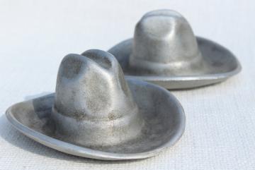 catalog photo of vintage cast metal cowboy hats, Texas farmhouse southwest ranch ashtrays or paperweights