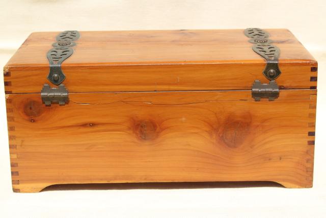 photo of vintage cedar chest keepsake box, cedarwood box for gloves or handknit wool socks #10