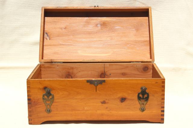 photo of vintage cedar chest keepsake box, cedarwood box for gloves or handknit wool socks #13