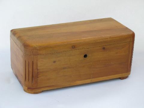 photo of vintage cedar wood boxes, Lane minuature cedar chest jewelry box etc. #2