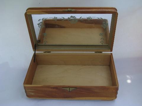 photo of vintage cedar wood boxes, Lane minuature cedar chest jewelry box etc. #5