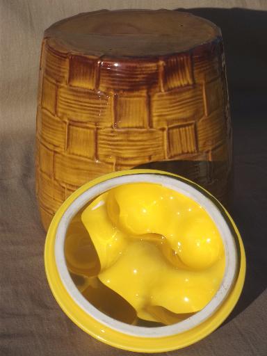 photo of vintage ceramic cookie canister jar, large brown barrel of yellow lemons #4