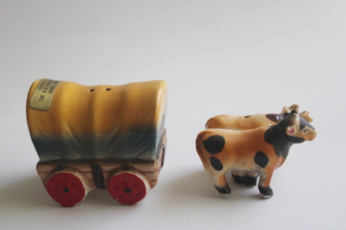 photo of vintage ceramic salt & pepper shakers, Oregon Trail souvenir oxen and covered wagon  #4