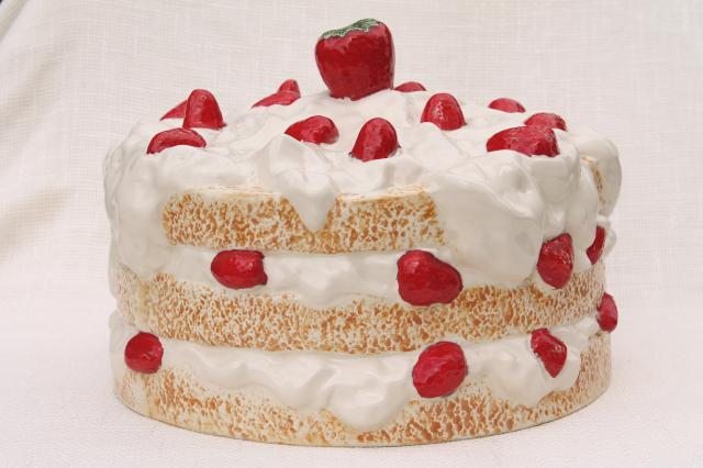 photo of vintage ceramic strawberry shortcake cake cover, strawberries & whipped cream #1