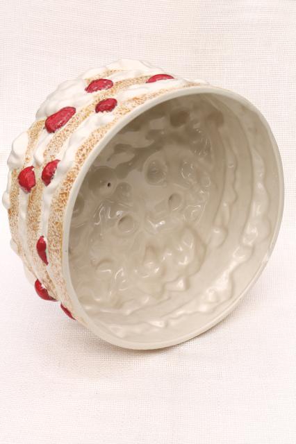 photo of vintage ceramic strawberry shortcake cake cover, strawberries & whipped cream #4