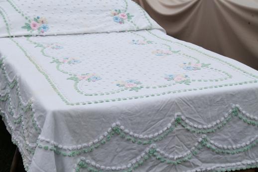 photo of vintage chenille bedspread, cotton chenille spread popcorn chenille flowers #1