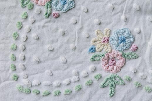 photo of vintage chenille bedspread, cotton chenille spread popcorn chenille flowers #9