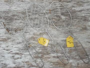 catalog photo of vintage chicken wire spoons, wirework kitchen strainers w/ original tags