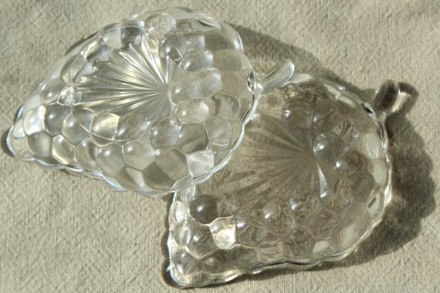 photo of vintage clear glass grape shape dishes, small nut bowls or butter pat plates bunches of grapes #6