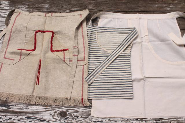 photo of vintage clothespin holder aprons, clothes pin bags to wear or hang in the laundry room #1