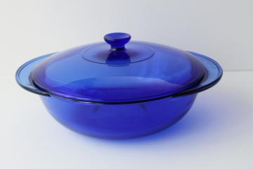catalog photo of vintage cobalt blue glass casserole baking dish w/ lid, Anchor Hocking oven ware