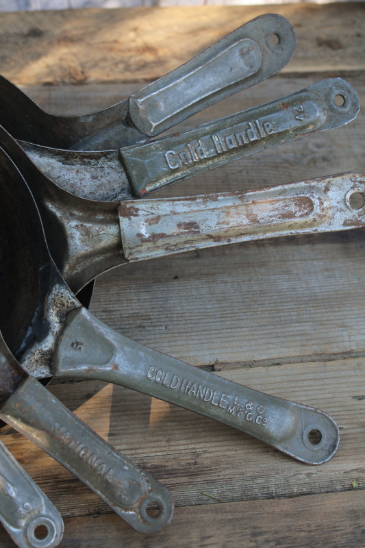 photo of vintage cold handle frying pans, collection of 6 steel skillets cowboy camp fire wood stove cookware  #12