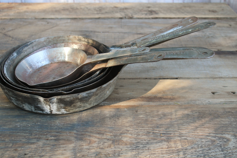 photo of vintage cold handle frying pans, collection of 6 steel skillets cowboy camp fire wood stove cookware  #13