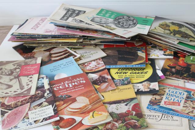 photo of vintage cookbooks lot, 50s 60s 70s recipe booklets & leaflets w/ retro kitchen graphics #1