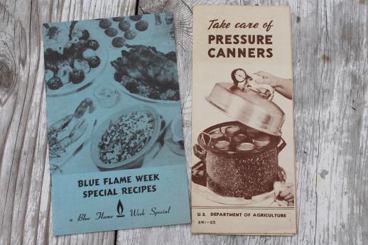 photo of vintage cookbooks lot, old recipe booklets & leaflets w/ retro grocery advertising  #9