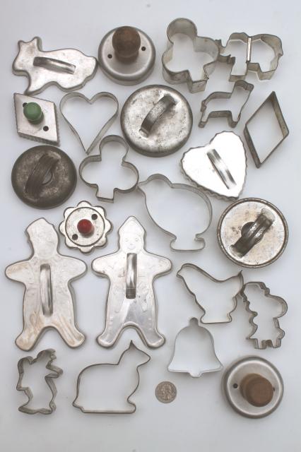 photo of vintage cookie cutters / biscuit cutter lot, 20+ pieces early to mid-century kitchenware #1