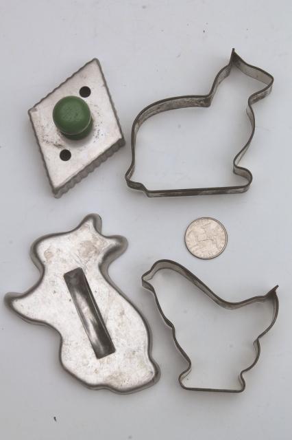 photo of vintage cookie cutters / biscuit cutter lot, 20+ pieces early to mid-century kitchenware #2