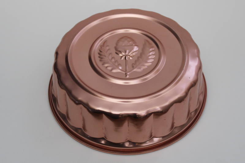 photo of vintage copper colored aluminum mold, can pan or jello mold w/ Scots thistle #1