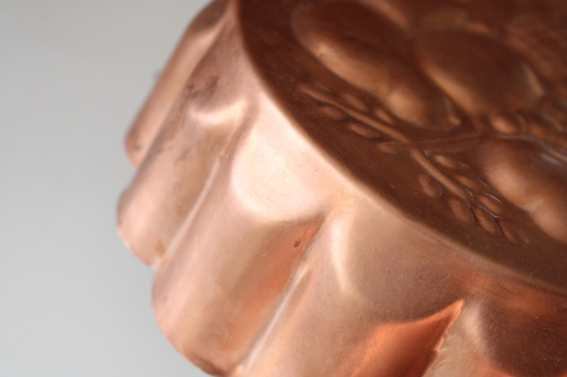 photo of vintage copper jello mold, fruit pattern fluted round pan w/ brass hanger #2