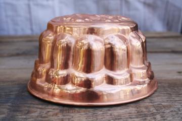 catalog photo of vintage copper mold, tall fluted round mold w/ fruit pattern 