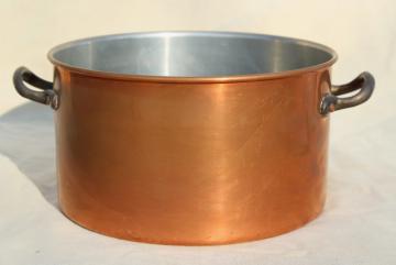 catalog photo of vintage copper stockpot w/ brass handles, big deep soup pot 3 qt size