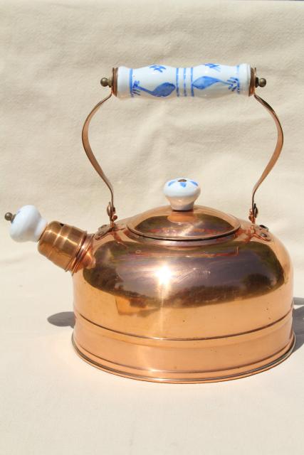 photo of vintage copper tea kettle, whistling teakettle w/ blue & white china handle #3