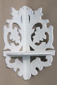 catalog photo of vintage cottage corner shelf, wood fretwork shelves w/ old white paint, alpine chalet style