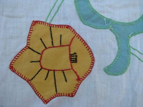 photo of vintage cotton album quilt top blocks, embroidered applique daffodils #4