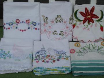 catalog photo of vintage cotton bed linens, lot embroidered pillowcases w/crocheted lace