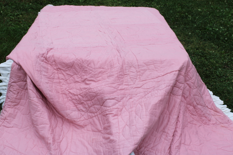 photo of vintage cotton bedspread, ruffled edge floral print w/ pink tulips applique quilt blocks  #2