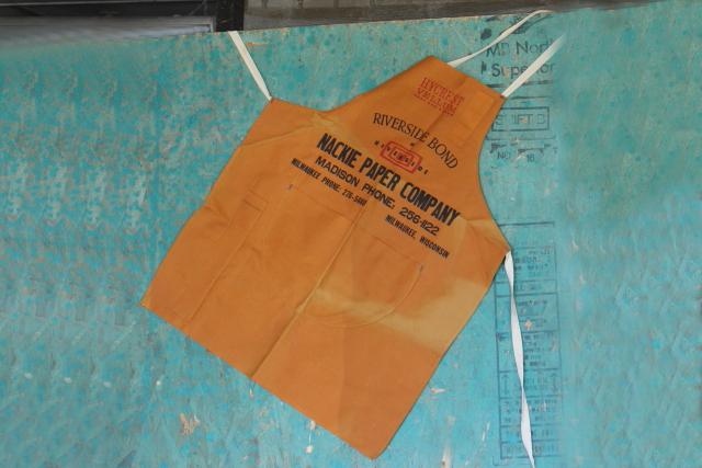 photo of vintage cotton canvas bib apron, carpenter style work tool apron w/ printers advertising #1