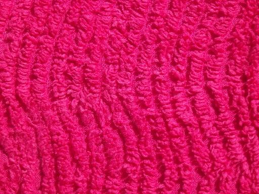 photo of vintage cotton chenille bedspread, red raspberry  pink w/ heavy chenille fringe #2