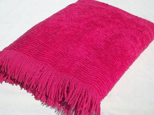 photo of vintage cotton chenille bedspread, red raspberry  pink w/ heavy chenille fringe #3