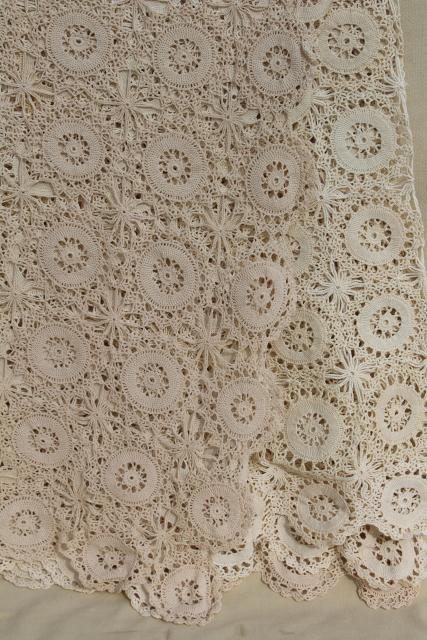 photo of vintage cotton crochet lace bedspread, lacy flower wheels shabby chic cottage style #1