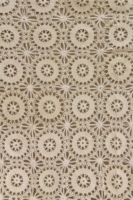 photo of vintage cotton crochet lace bedspread, lacy flower wheels shabby chic cottage style #3