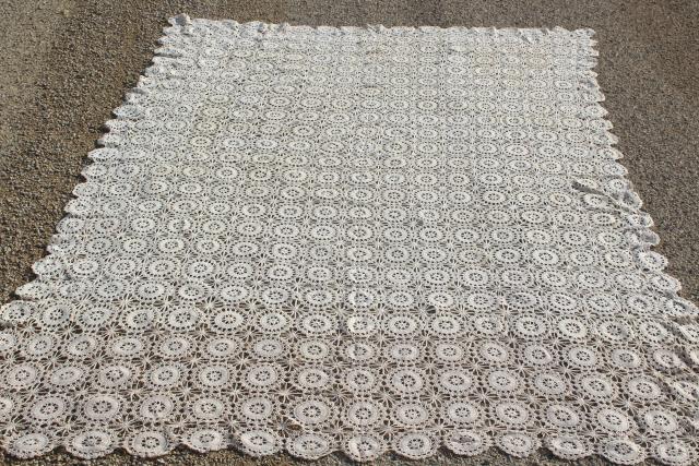 photo of vintage cotton crochet lace bedspread, lacy flower wheels shabby chic cottage style #4