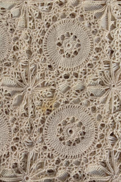 photo of vintage cotton crochet lace bedspread, lacy flower wheels shabby chic cottage style #6