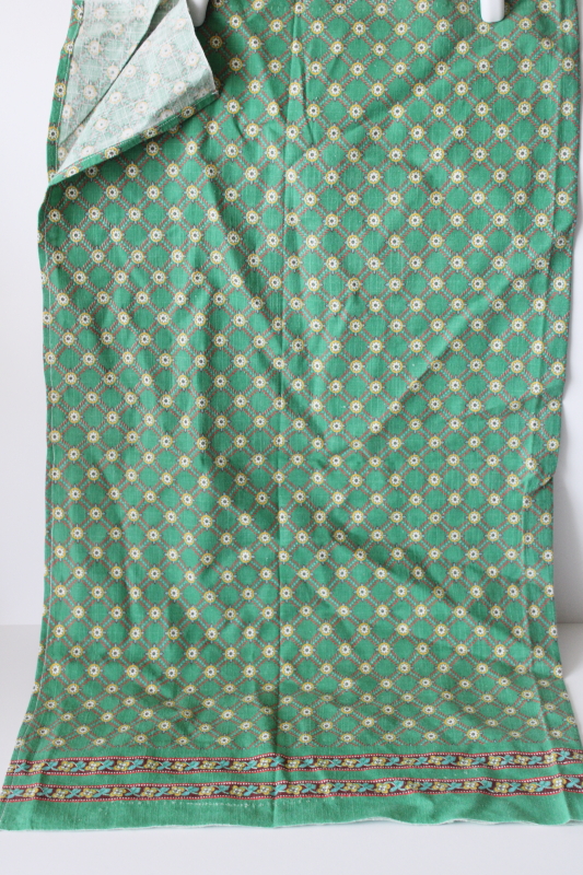 photo of vintage cotton feed sack fabric, border print on green hemmed kitchen towel  #1