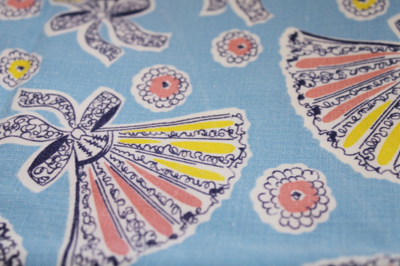 photo of vintage cotton feed sack fabric w/ fans & flowers, blue w/ pink & yellow #3
