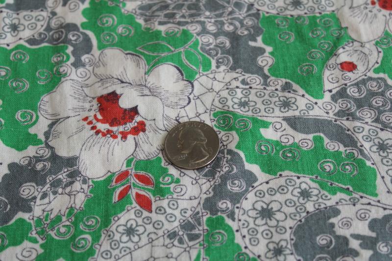 photo of vintage cotton feed sack fabric, floral print grey & rust red on kelly green #2