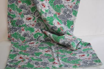 catalog photo of vintage cotton feed sack fabric, floral print grey & rust red on kelly green