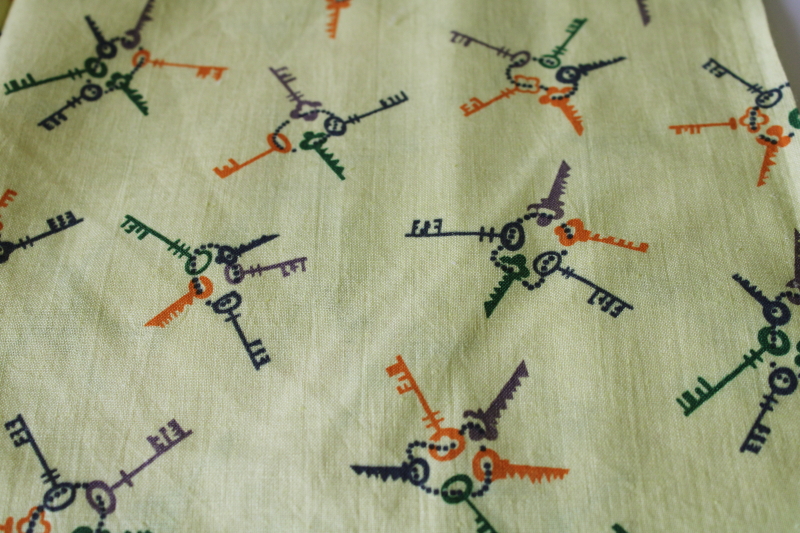 photo of vintage cotton feed sack fabric, novelty print old fashioned keys on yellow background  #2