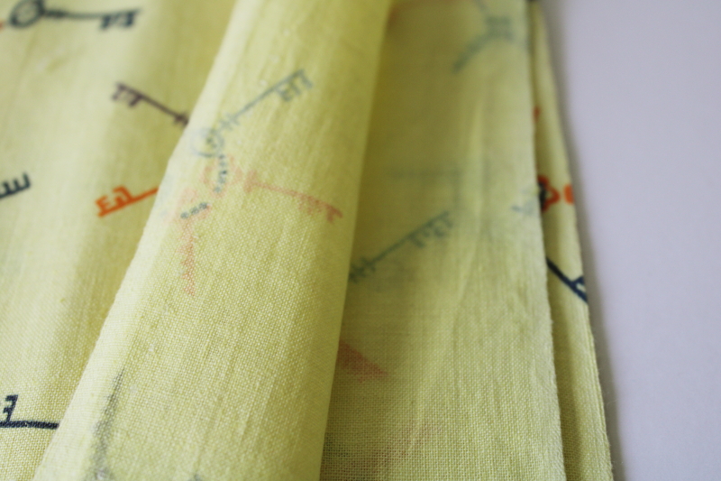 photo of vintage cotton feed sack fabric, novelty print old fashioned keys on yellow background  #3